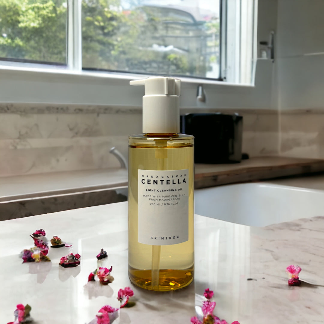 Madagascar Centella Light Cleansing Oil - Glamour Glow