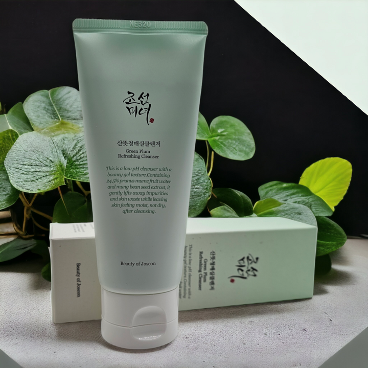 Green Plum Refreshing Cleanser - Glamour Glow