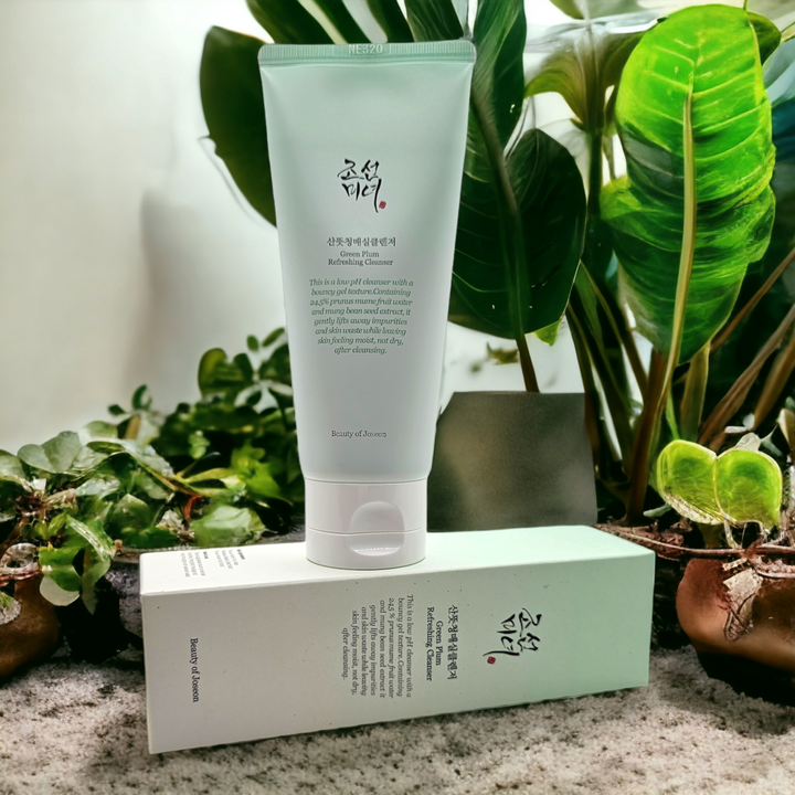 Green Plum Refreshing Cleanser - Glamour Glow